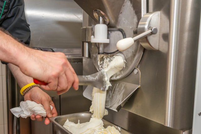 Know How to Perfectly Operate Your Soft Serve Machines
