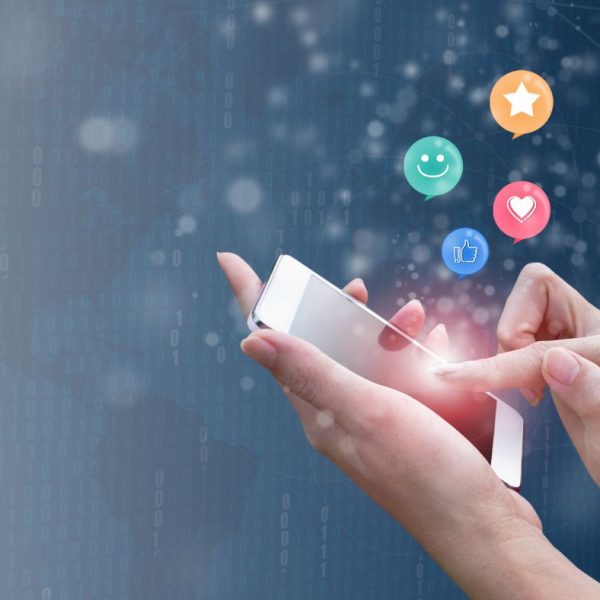 5 Ways Digital Business Cards Can Enhance Customer Satisfaction in Your Business