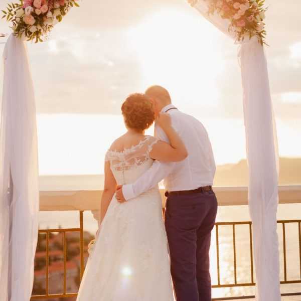 How to Choose the Ideal Time for Your Wedding at Sleepy Ridge Sunset Room