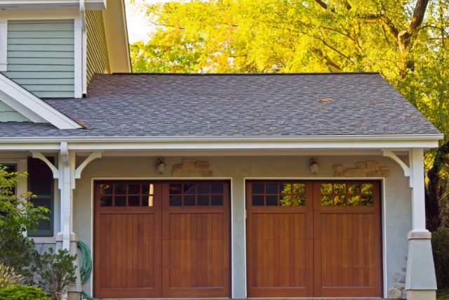 How to Make Your Garage the Perfect Entertaining Space with a Magnetic Screen Door