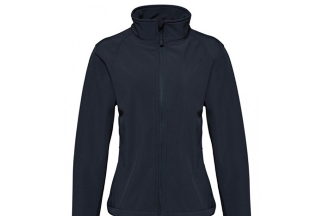 From Streetwear to Hiking: Versatile Ways to Wear a Black Softshell Jacket